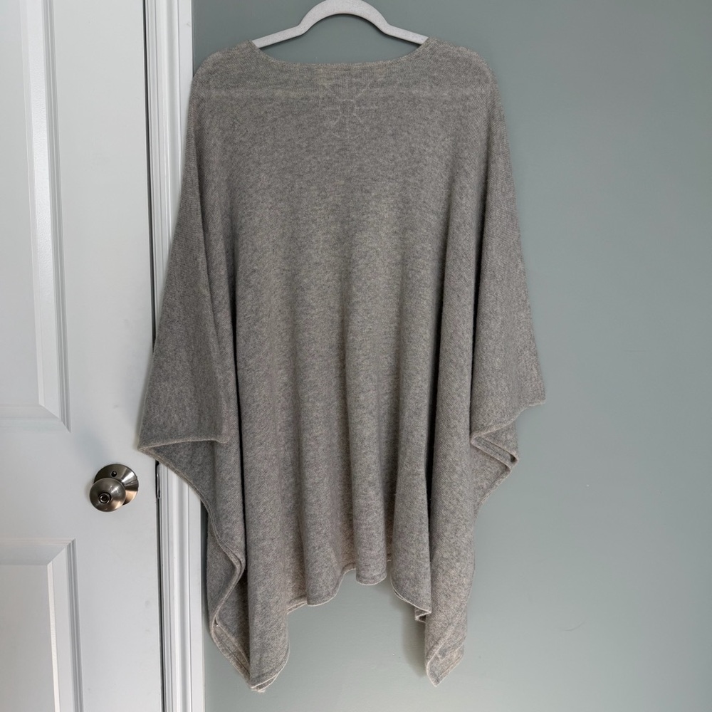 Seaton 100% Cashmere Luxury Heather Gray V-Neck Poncho Sweater - Picture 7 of 15